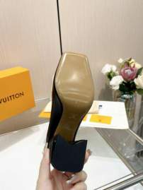 Picture of Louis Vuitton Shoes _SKULVsz35-419cmmnf036213581